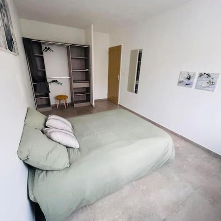 Jolie Maison De Village 2 Chambres Ouveillan Exteriör bild